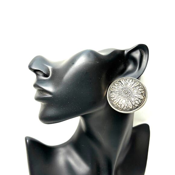 Vintage Ethnic Silver Tone Earrings Round Concho Floral Design - Picture 2 of 7